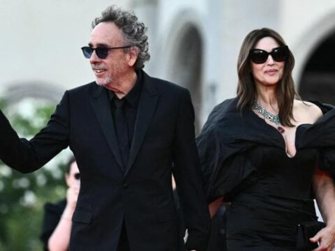 Venezia 81 apre con Tim Burton, 5 italiani per il Leone d'oro