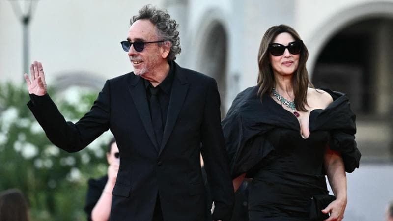 Venezia 81 apre con Tim Burton, 5 italiani per il Leone d'oro