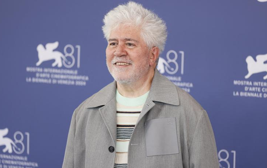 Mostra del cinema, l'appello di Almodovar: "Respingere bambini migranti è delirio"