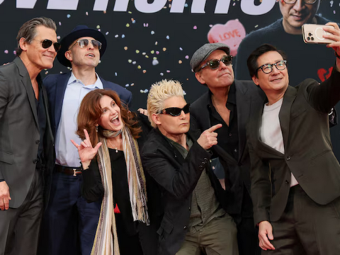 La reunion del cast de 'I Goonies' 40 anni dopo per celebrare Ke Huy Quan