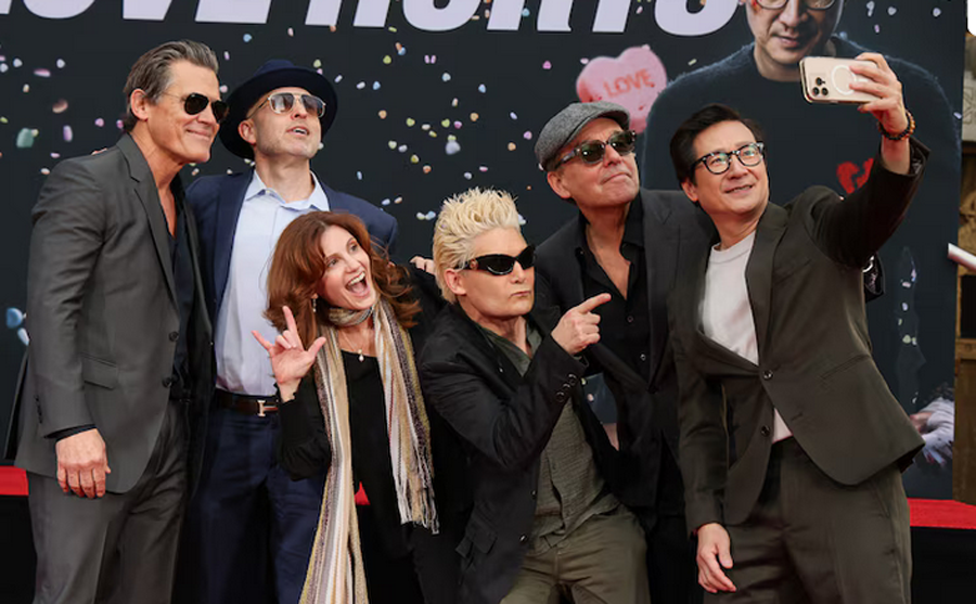 La reunion del cast de 'I Goonies' 40 anni dopo per celebrare Ke Huy Quan